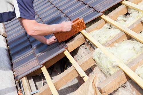 Atlanta roofing contractors installing new roof